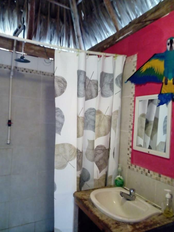 The Venue - Utila Hostel Exterior photo